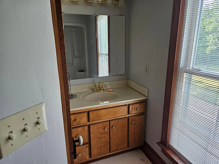 22864 Prince Edward Hwy — Photo 18