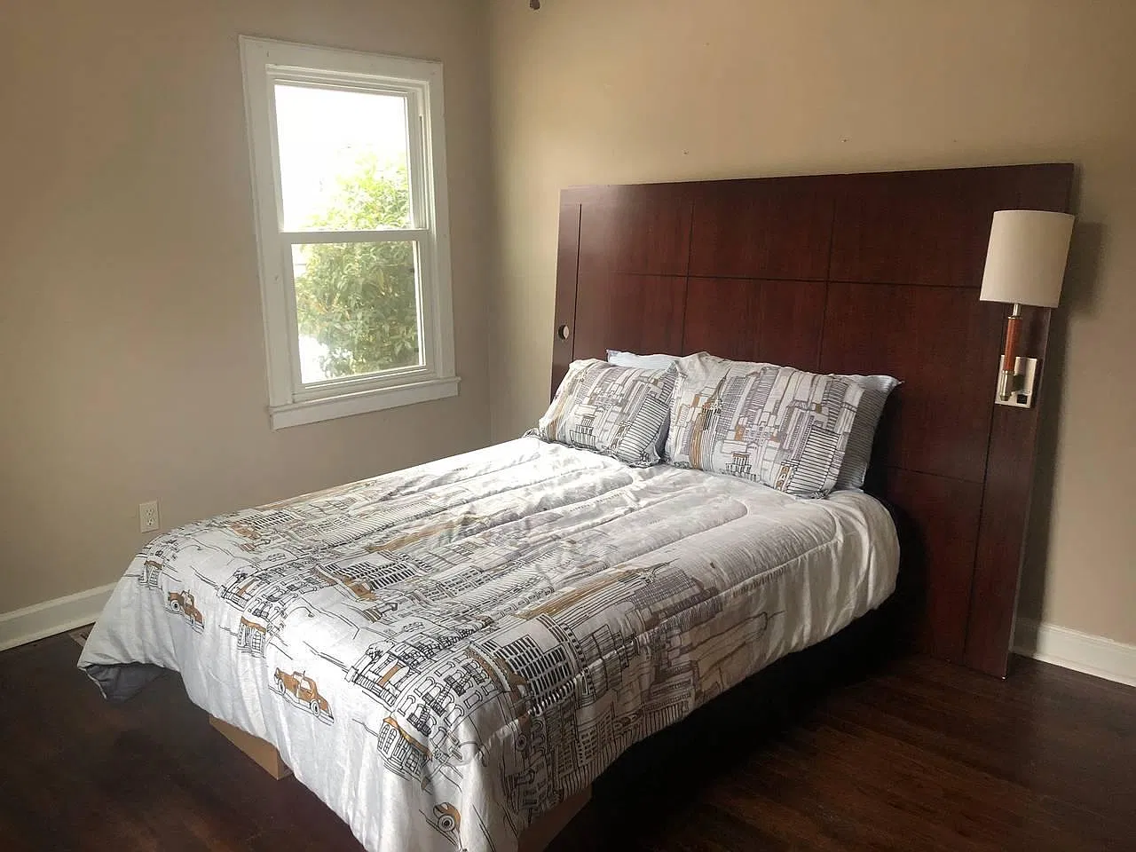 2103 Barberrie Ln — Photo 1