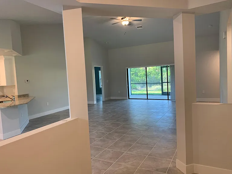871 Garland St E — Photo 12