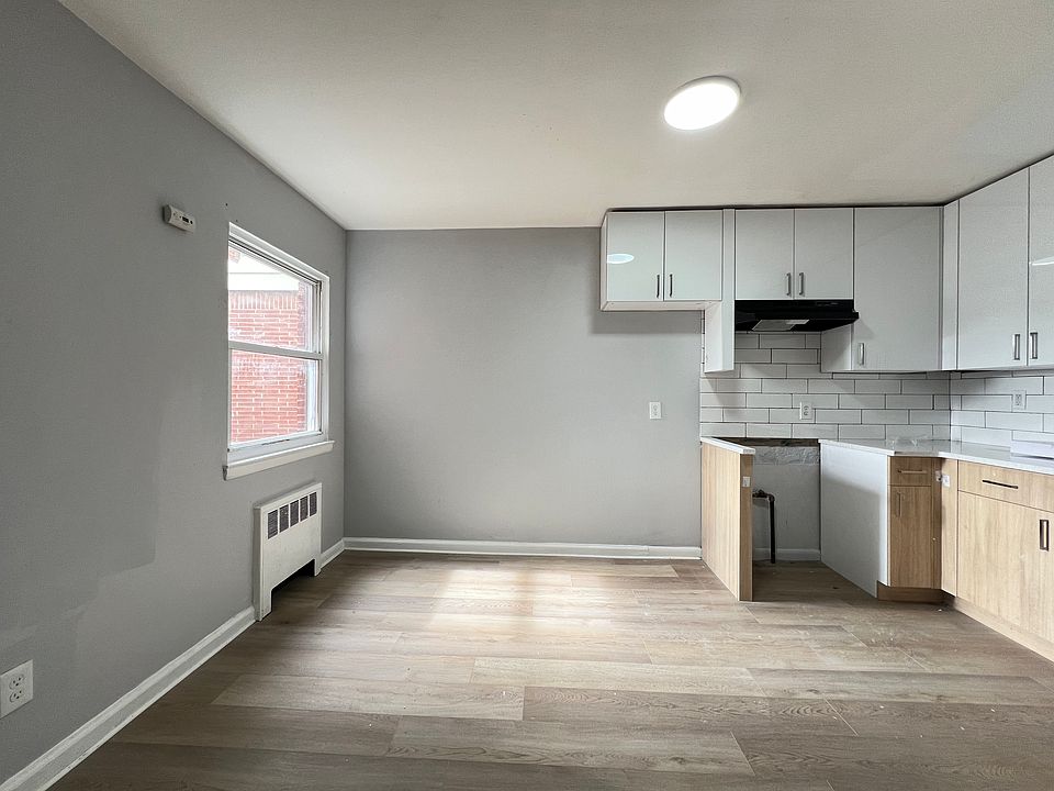 1st image of 164 Stegman St #3