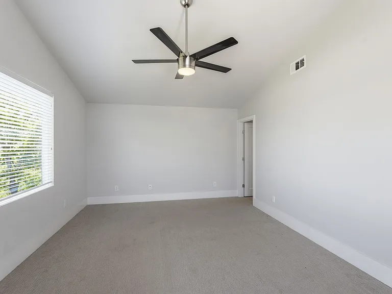 426 Patterson St — Photo 26