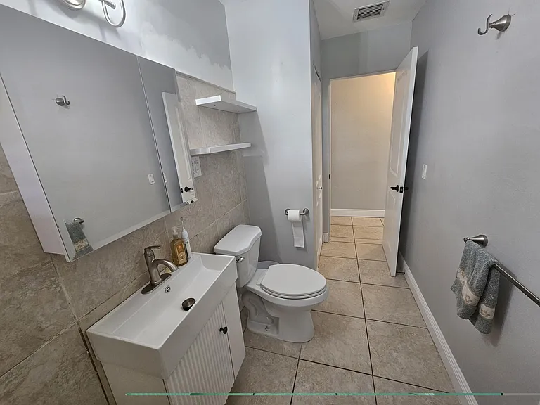 1621 Seaway Dr — Photo 12