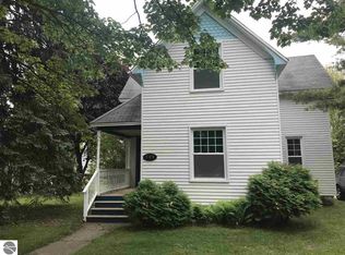 508 Pine St, Elk Rapids, MI 49629