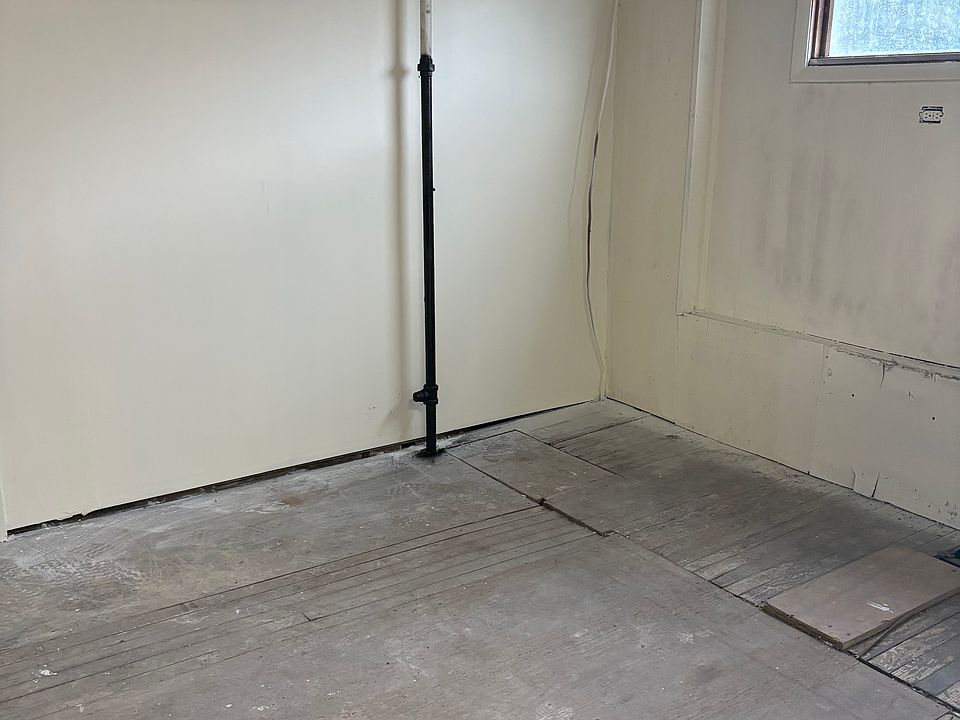 2nd image of 323 Union St #4