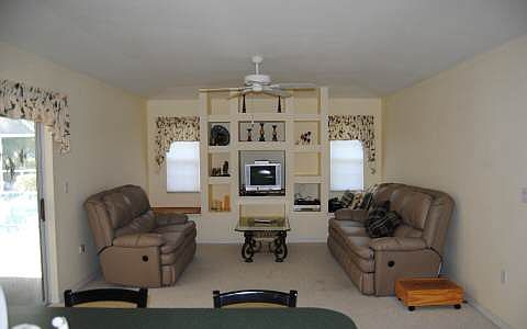 3rd image of 3018 Peachtree Dr