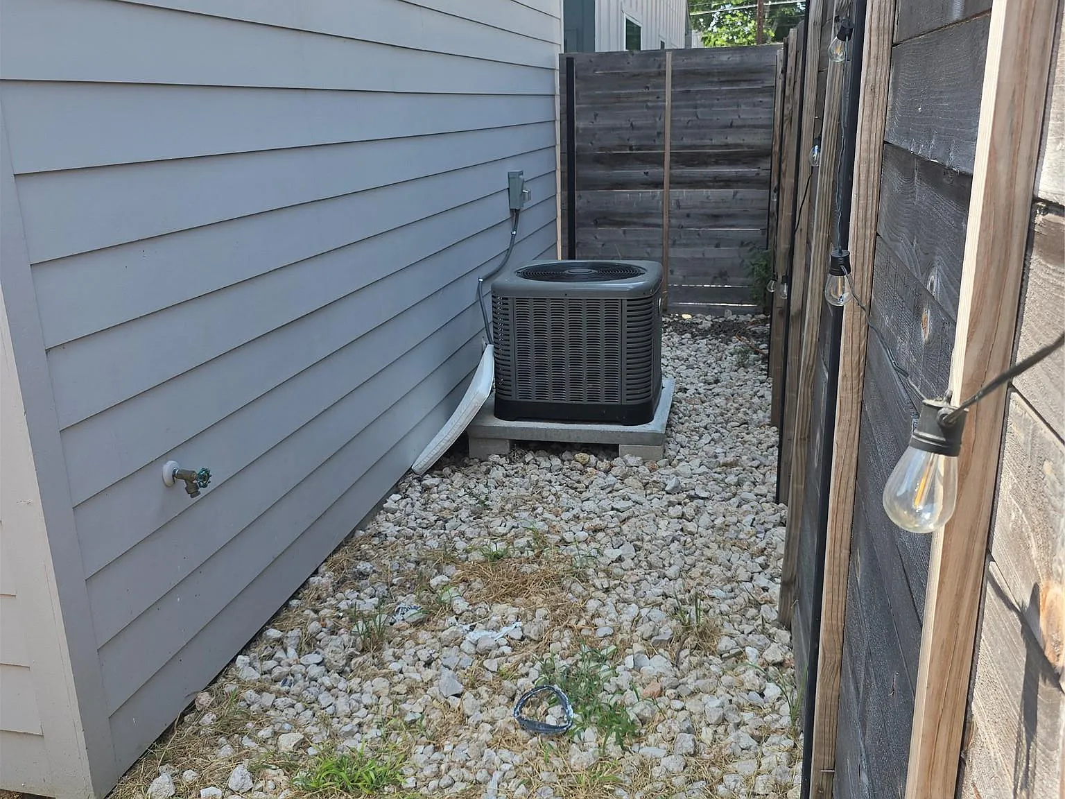 1 bed, 1.5 bath, 1176 sqft, $1,575 — Photo 4