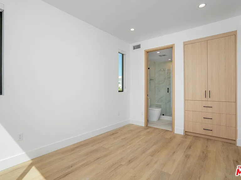 111 N Orlando Ave — Photo 12