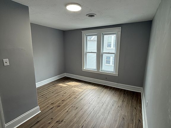 5th image of 17 Duxbury Rd #3