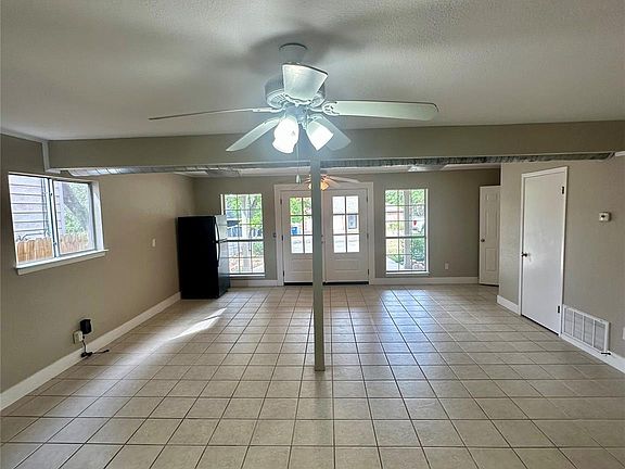 3rd image of 178 Mary Ann Dr