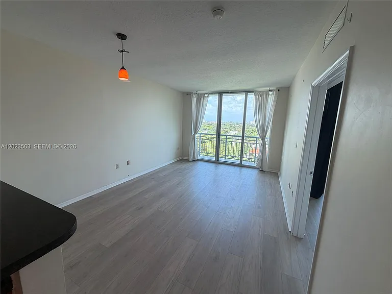 2021 SW 3rd Ave #902 — Photo 3