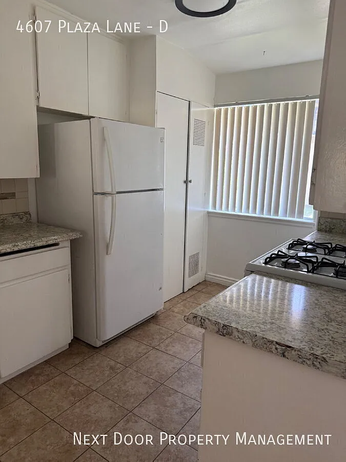 4607 Plaza Ln — Photo 4