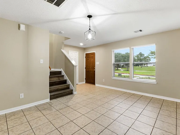 1230 Grassy View Dr — Photo 11