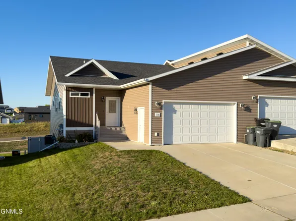 306 Lena Ct SE, Mandan, ND 58554