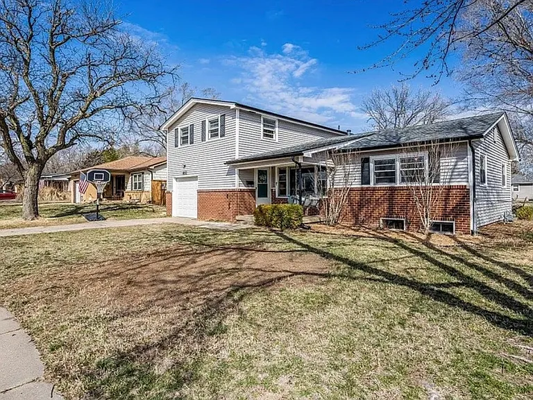 8032 E Gilbert St — Photo 4