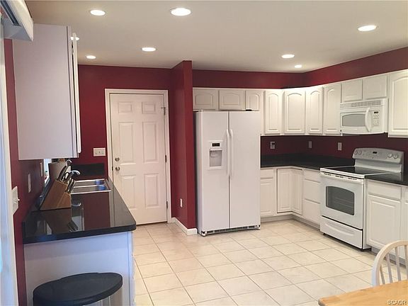 4th image of 26300 Gabby Ln