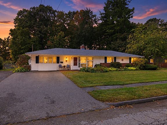 4th image of 50 Barry Rd