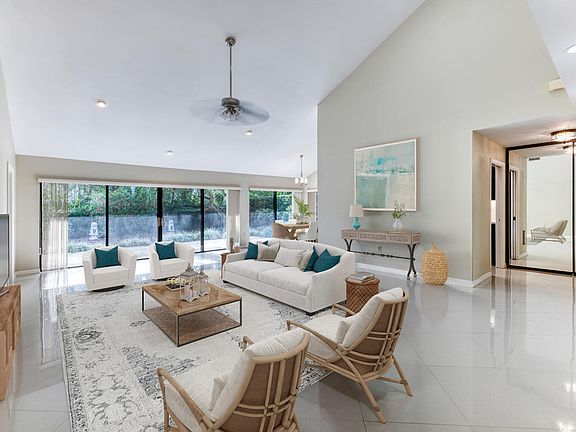 3rd image of 2607 Mohawk Cir