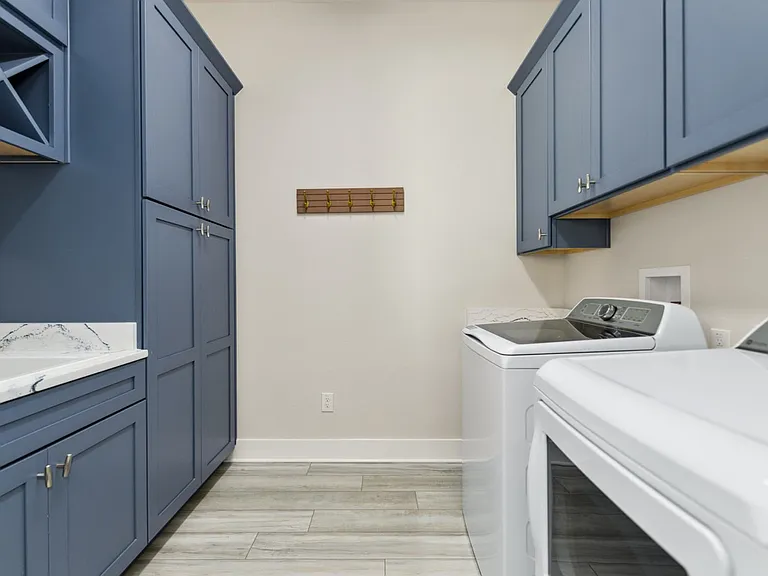 599 Flemington Path — Photo 14