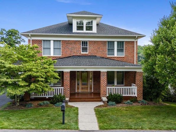 1217 Village Way S, Blacksburg, VA 24060