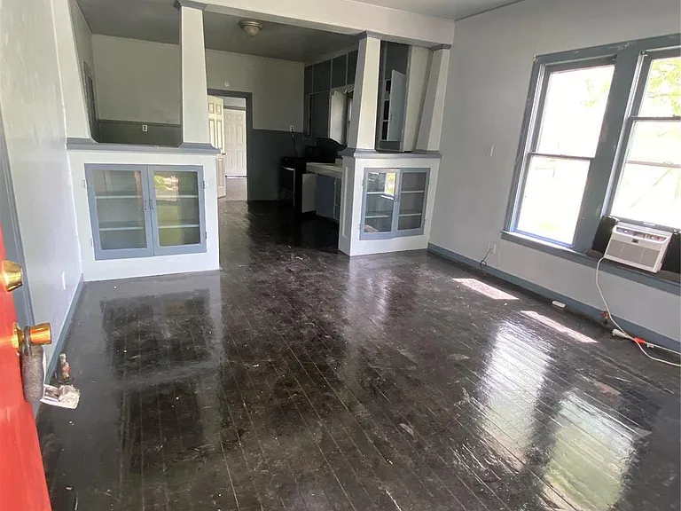 309 E Nelson St #B — Photo 2