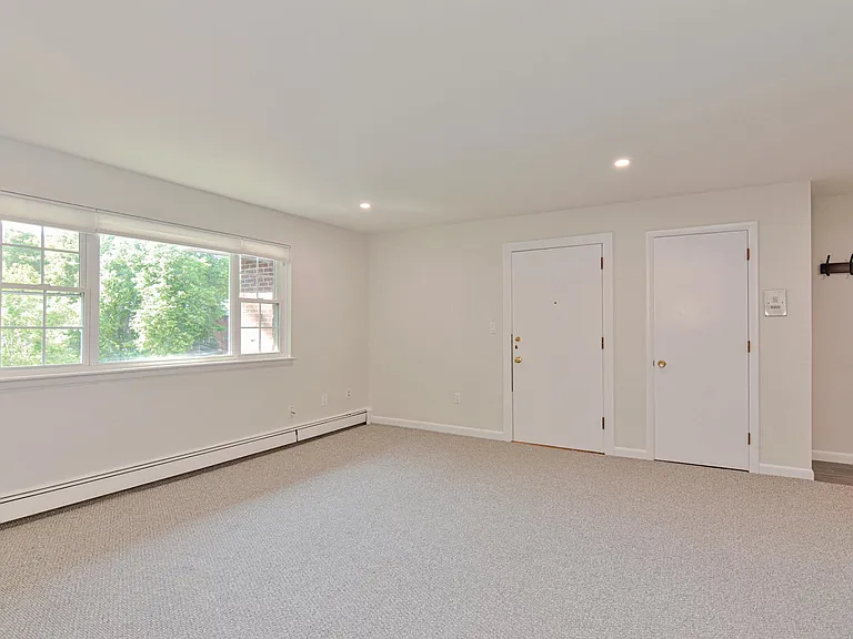 56 Jacqueline Rd #10 — Photo 10