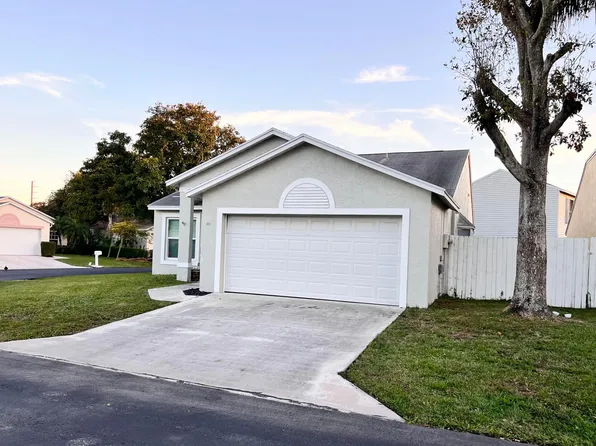 48 Bentwater Circle, Boynton Beach, FL 33426