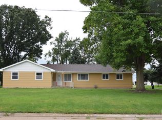 1008 SW 2nd St, Eagle Grove, IA 50533