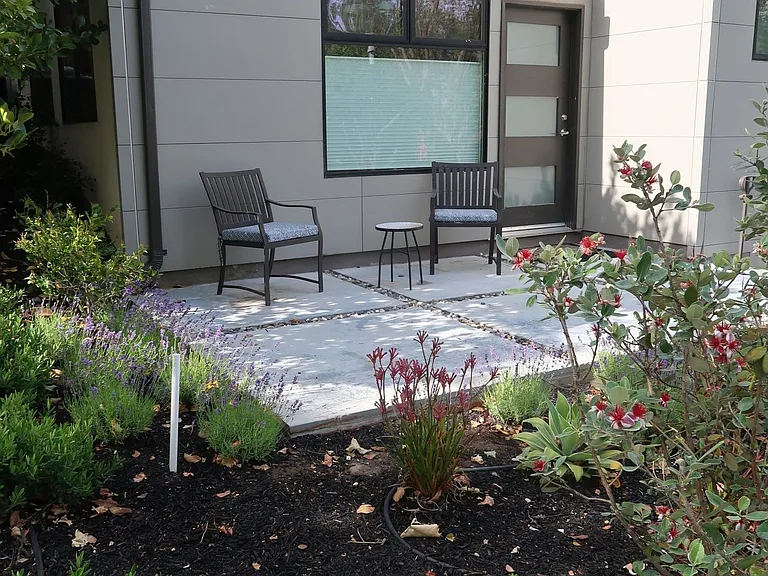 Sea View Ave — Photo 2