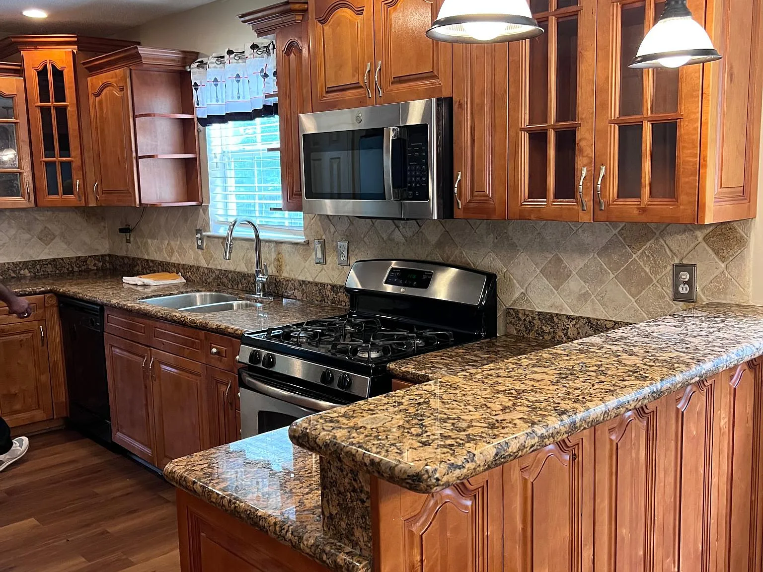 1560 Rogers Crossing Dr — Photo 2