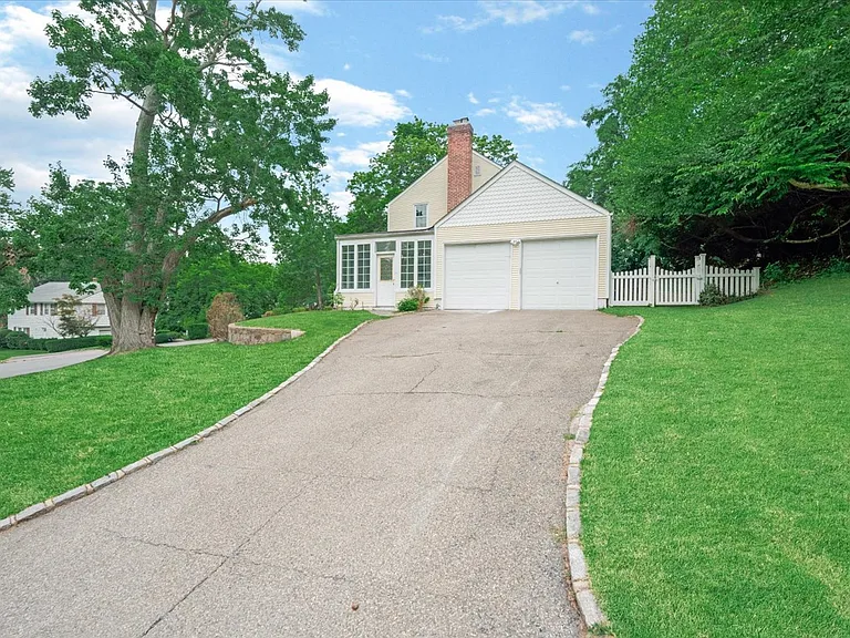 17 Pinewood Rd — Photo 3