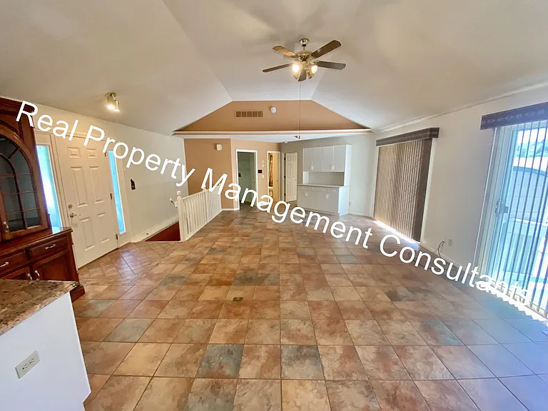 2428 Little Blue Ct — Photo 11