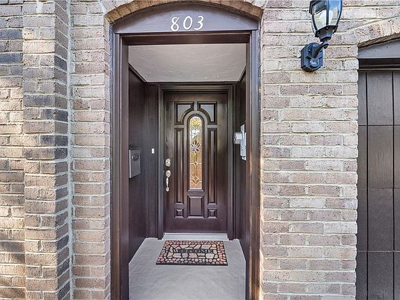 2nd image of 803 Newton Sq