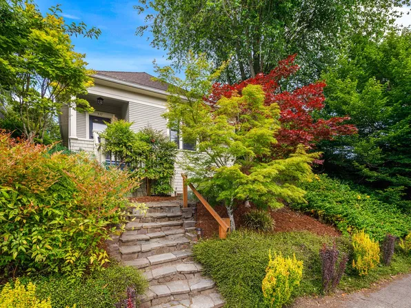 327 19th Ave E, Seattle, WA 98112