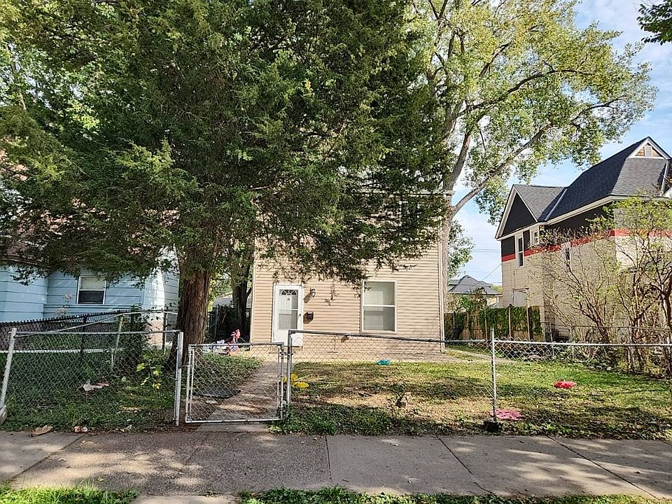1st image of 3018 Queen Ave N