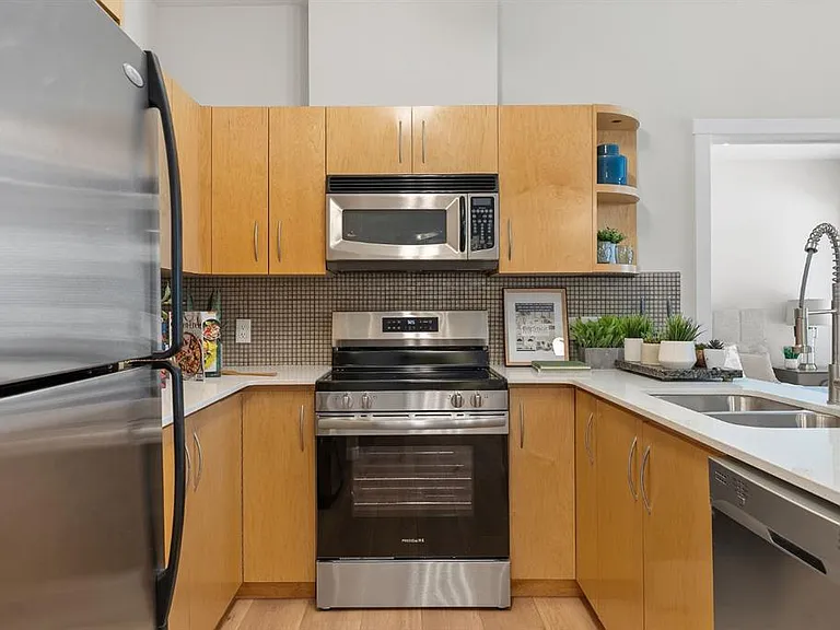 69 Springborough Ct SW #125 — Photo 5