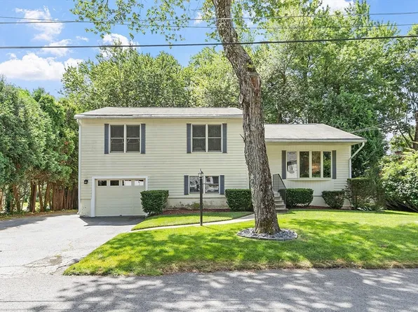 39 Rustic Dr, Leominster, MA 01453