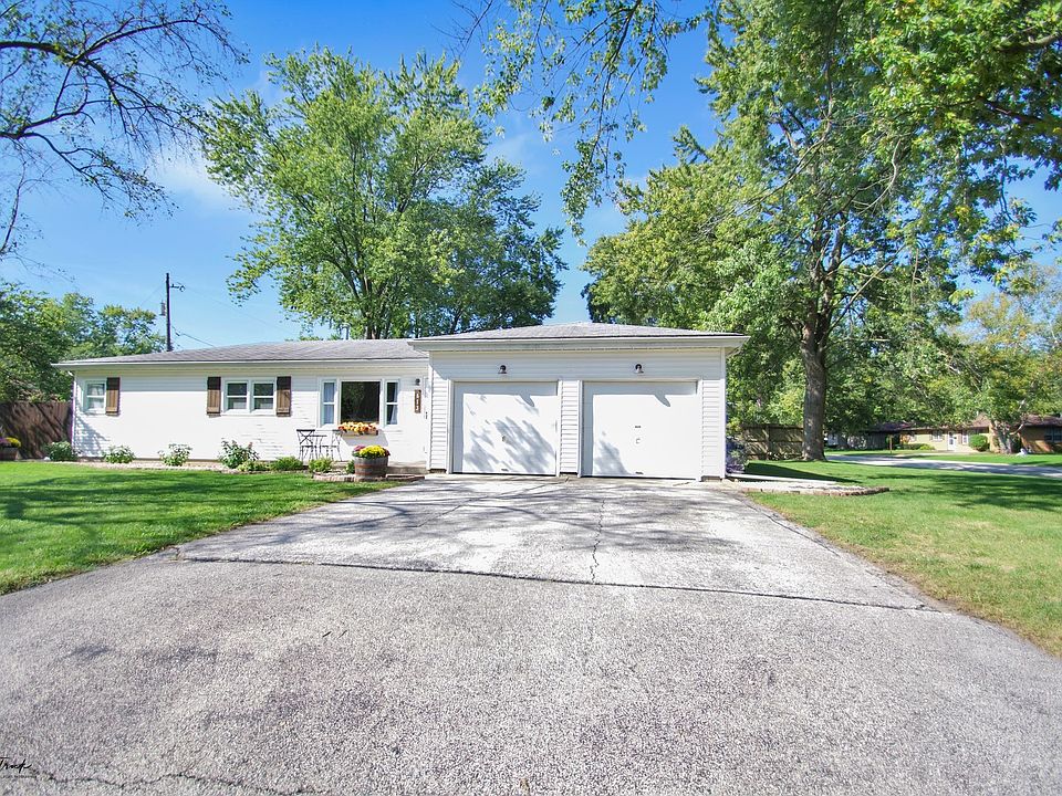 1st image of 613 Juniper Ln