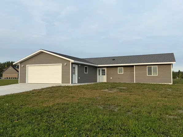 1200 Main Ave S, Roseau, MN 56751