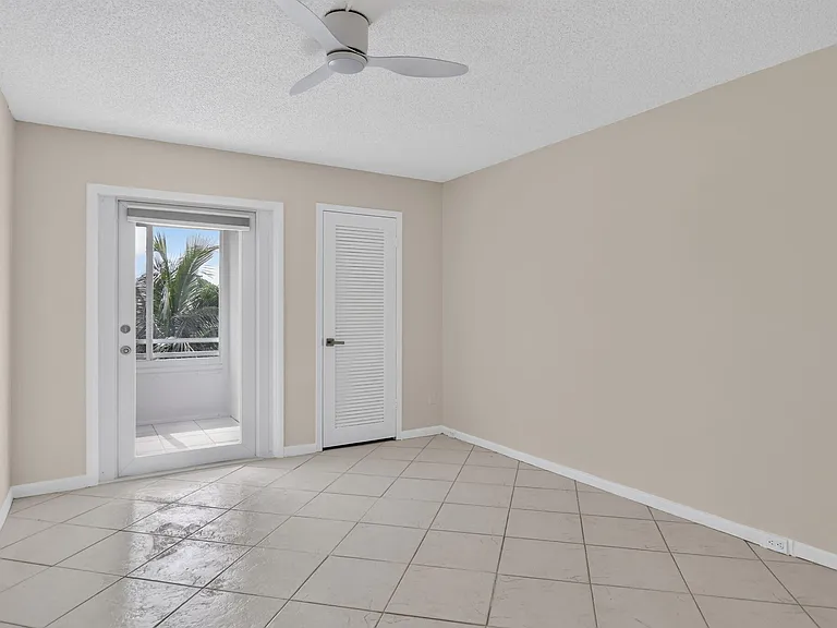3057 Yarmouth Dr #C — Photo 12