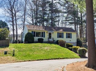 39 Laurelwood Ln, Springfield, MA 01118