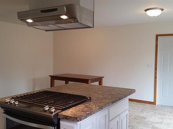 3rd image of 600 Sherwood Dr
