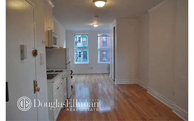 Rented by Douglas Elliman | media 8