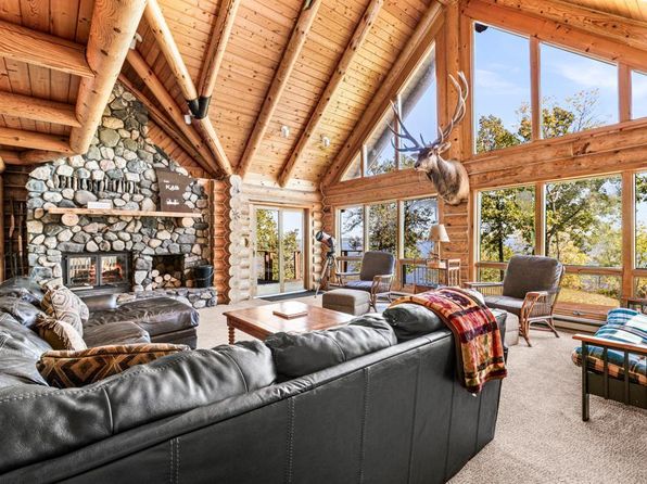 10001 Tomahawk Ln, Kabetogama, MN 56669