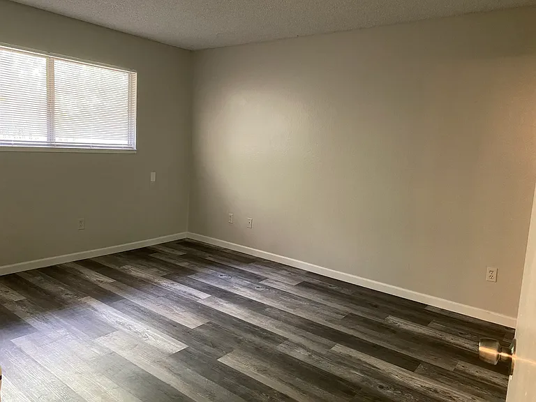 6119 Terrell Dr — Photo 9