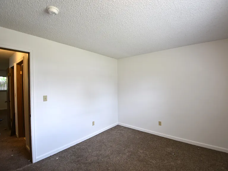 2643 Sherwood Cir — Photo 25