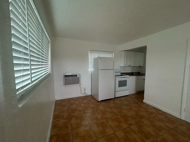 610 NW 7th Ave — Photo 56
