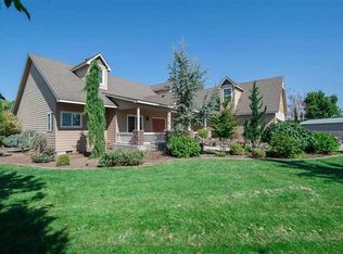 54 Applegate Ln, Burbank, WA 99323