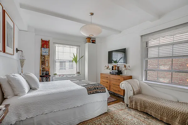 Sold by Compass | media 4