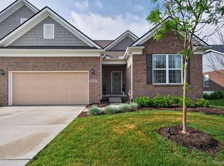 48827 Windfall Rd, Novi, MI 48374