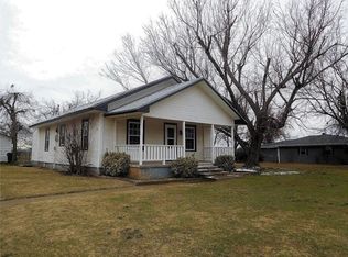 1120 E Elm St, El Reno, OK 73036